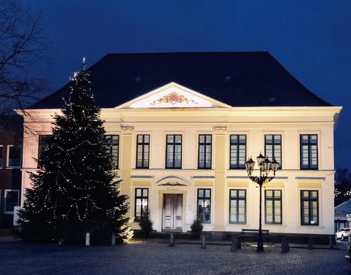 Ferienwohnung Logierhaus M Esens Exterior foto